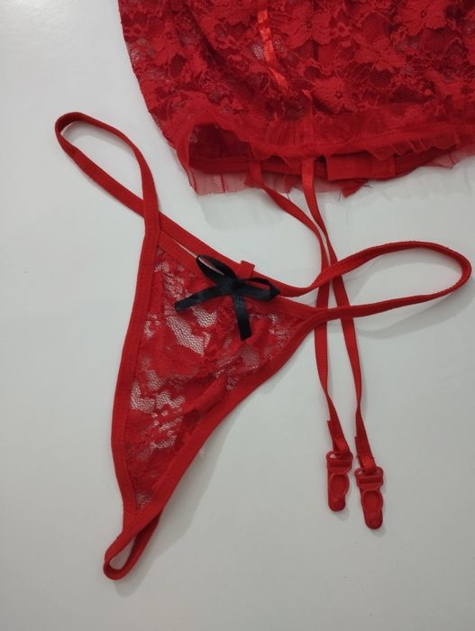 Conjunto vermelho rendado novo