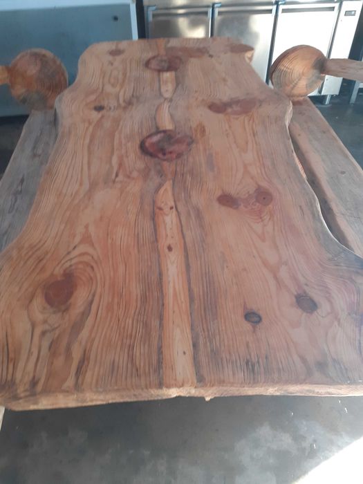 Mesa e bancos madeira massiça rustica