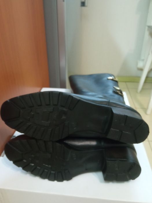 Женские зимние кожаные сапоги. Италия