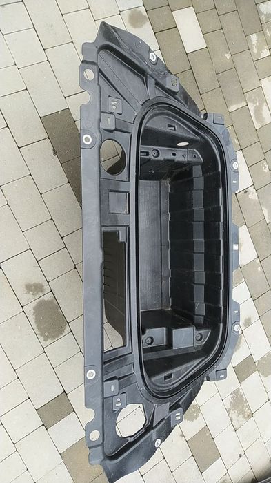 Porsche taycan 9j1 корито перед  9j1805075b,a