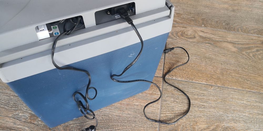 Lodówka turystyczna Mobicool 12v 230v ladna