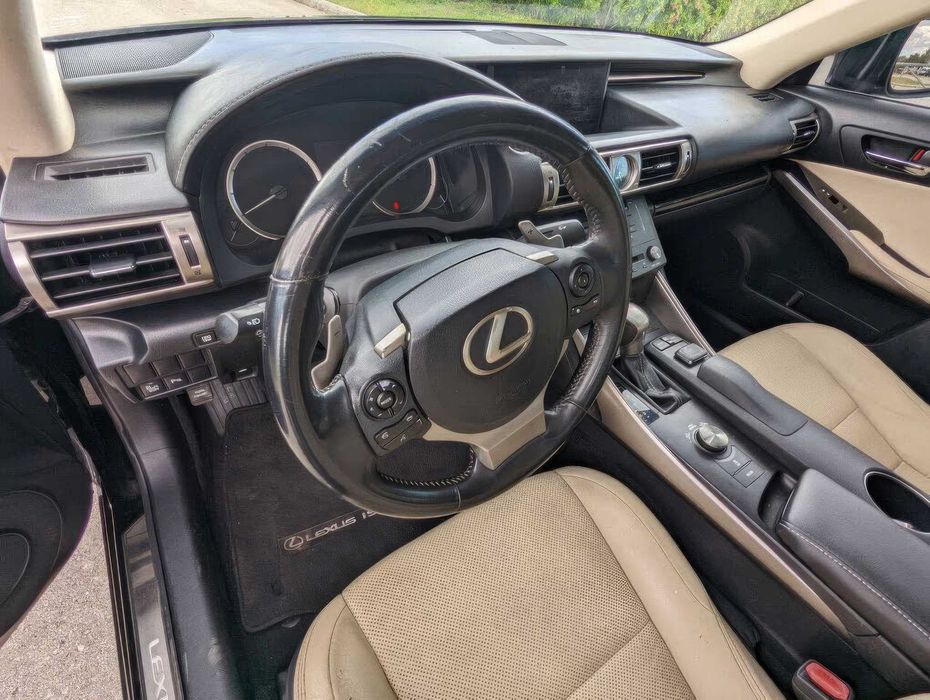 Lexus IS 350      2015