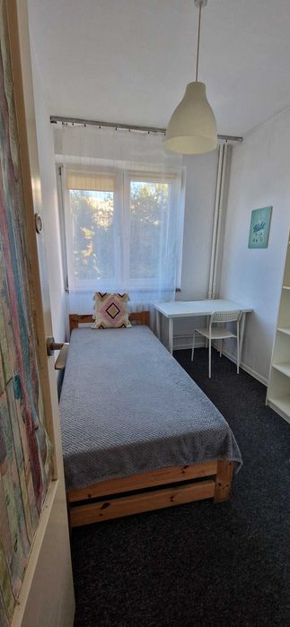 Słoneczny pokój na Mokotowie – ul. Korsykańska