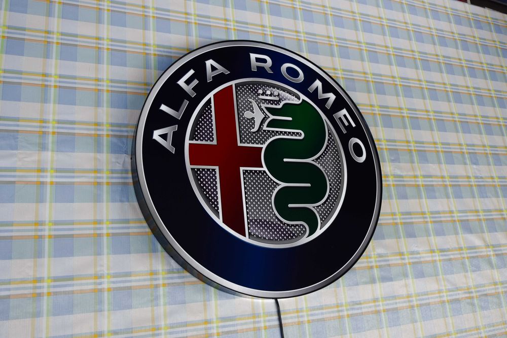 LED Neon ALFA ROMEO, Podświetlane Logo, Lampa, Szyld, Plafon, Prezent