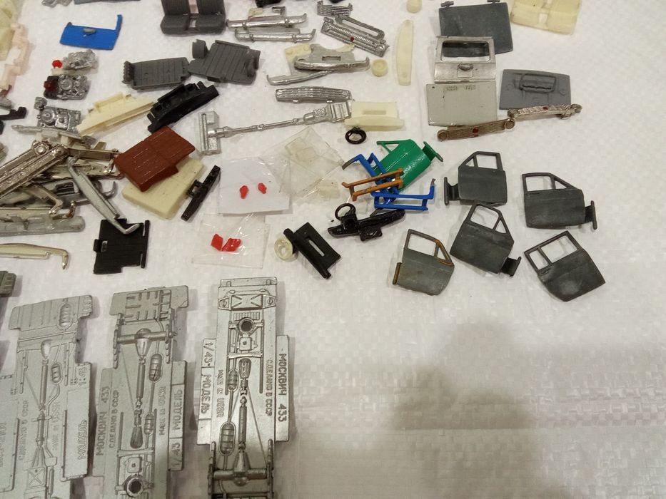 Запчасти к моделям.