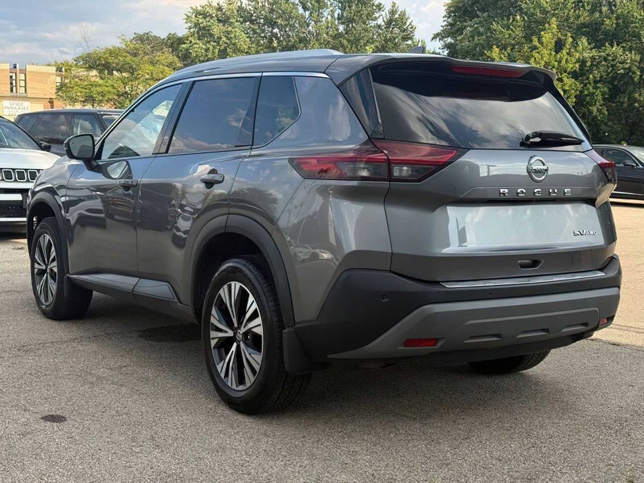 Nissan Rogue SV      2021