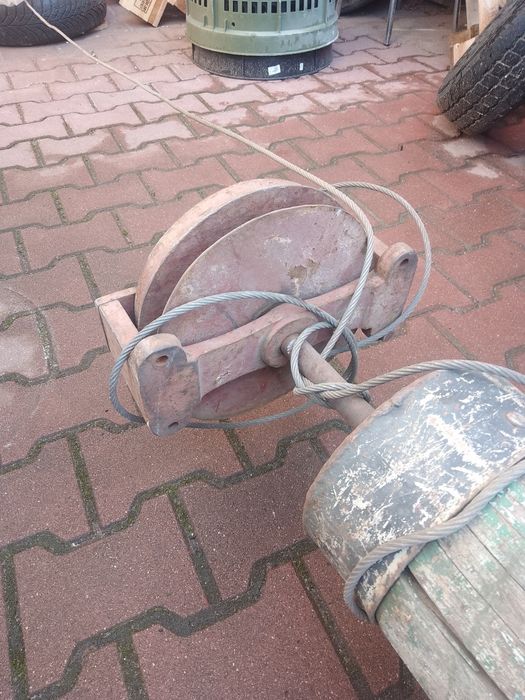 Wał do trójnóga studni