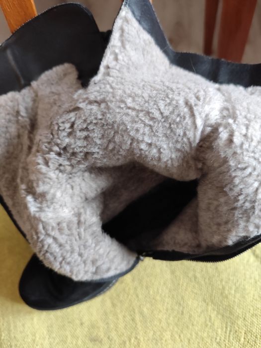 Чоботи зимові жіночі