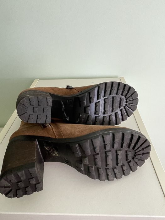 Botas em pele - tamanho 38 (usadas 1 vez)