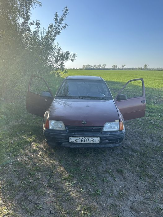 Opel Kadett 1.3 Бензин