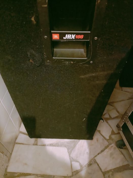 JBL JRX 100 e Yamaha EMX5000