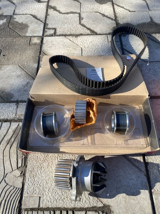 Ремень ГРМ 2ролика+помп+ш. коленвала на124 мотВАЗ2110-11-12,16кл GATES