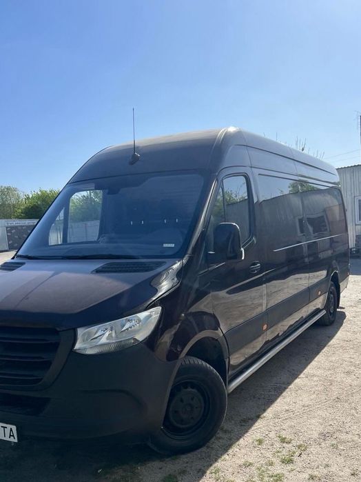 Доставка вантажу. Вантажні Перевезення. Грузоперевозки