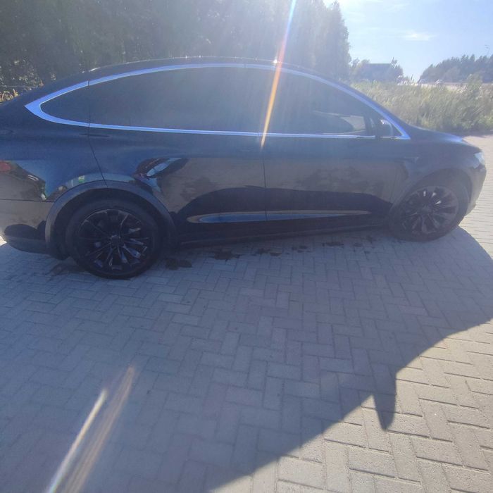 Tesla мобіл Х 90D 2017P