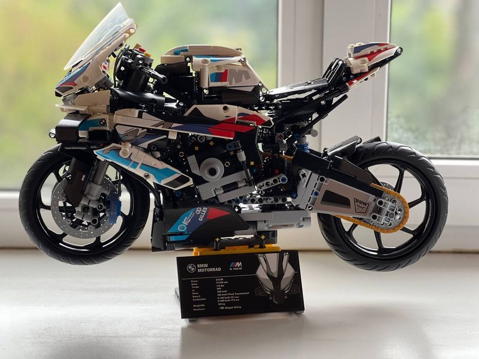 Конструктор Technic мотоцикл BMW M 1000RR  новий запакований