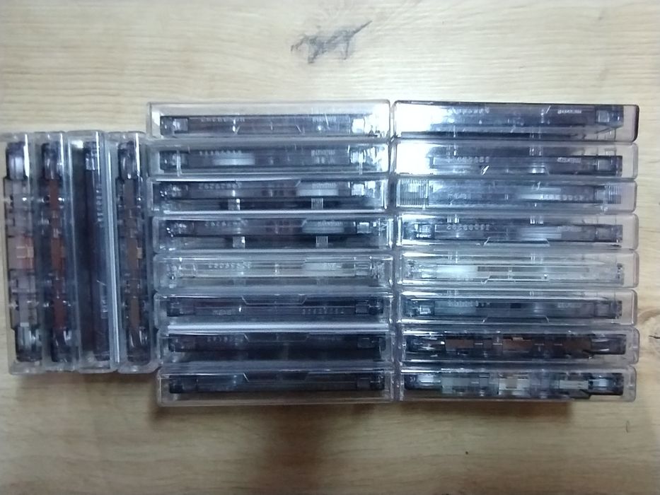 20 вінтажних аудіо касет MAXELL UR10,один лот