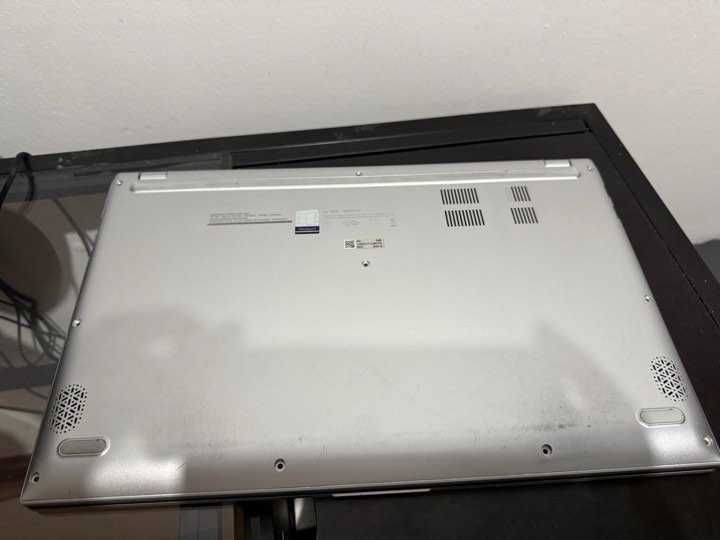 Asus F512D ( com marcas de uso)