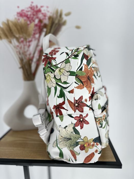 Nowy plecak damski kwiaty / wiosna