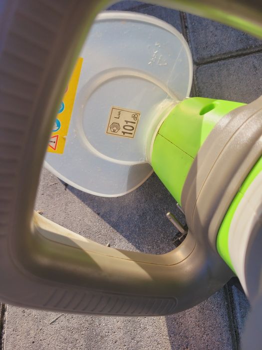 Nozyce do żywopłotu