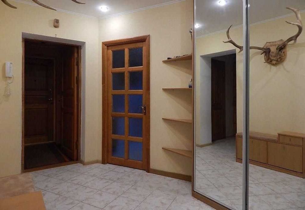 Продаж 3 кім квартири 118 м2, 2/6 пов. Ремонт. 2 санвузли. Центр, вул. Української Повстанської Армії №3598