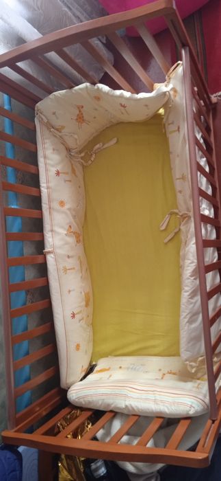 Продам дитяче ліжечко 0-3 роки