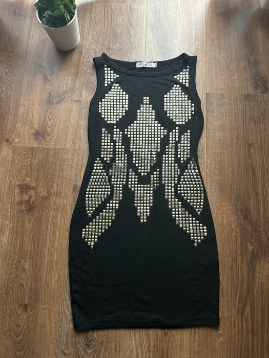 Czarna mala sukienka ze zlotymi dodatkami  S/M Lely wood