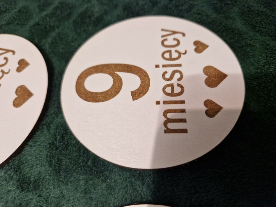 Tabliczki do zdjęć dla dzieci miesiące