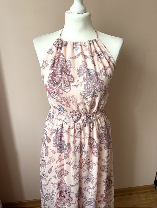 Sukienka z odkrytymi plecami boho hippie na wesele na wyjście
