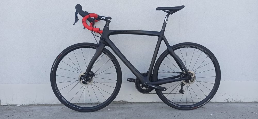 PINARELLO RAZHA DISC, Shimano 105(hydraulika/sztywne osie), Rozmiar 54