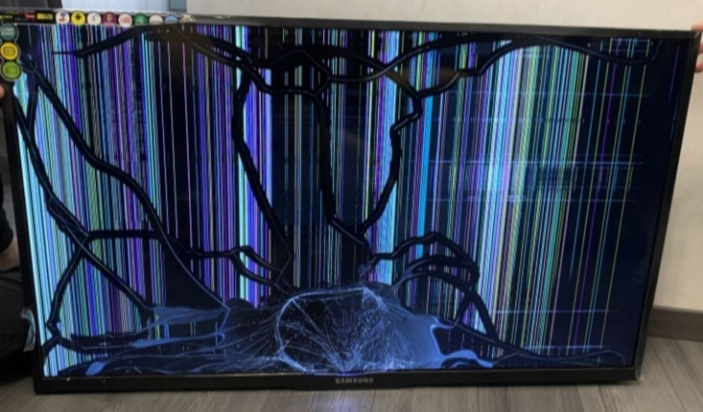 Продам телевизор smart Tv Samsung 50"