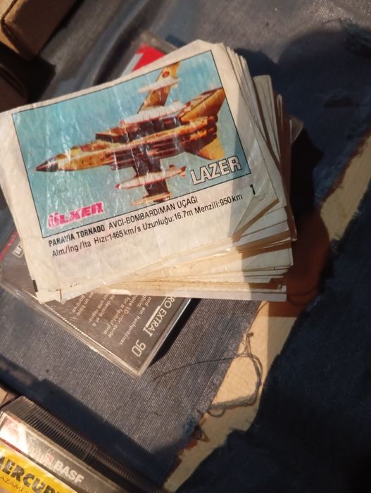 Повні колекції вкладишів ссср-овських жувальних гумок.