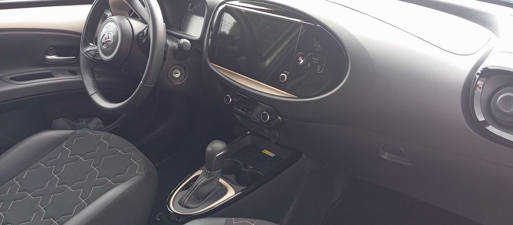 Toyota Aygo X 1.0 VVT-I Automat Executive