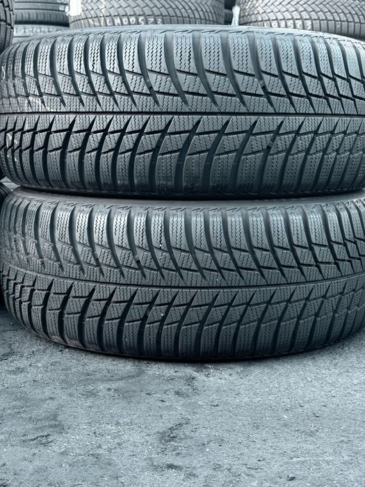 215 55 17 Bridgestone Blizzak LM001 90% 2025 Шини Зима