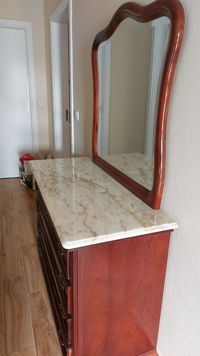 Vende- se quarto completo