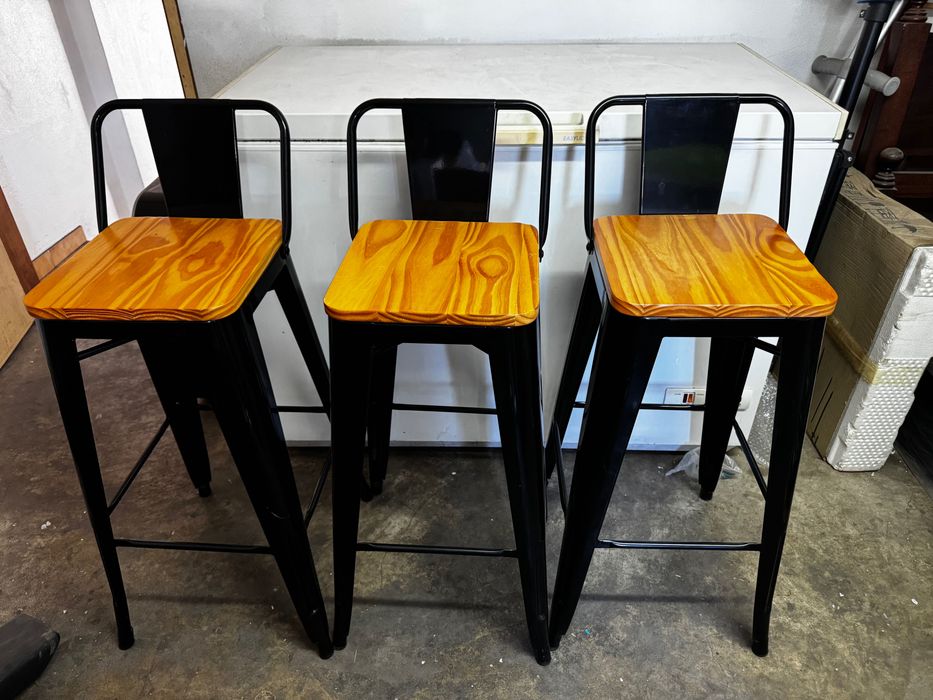 3 Cadeiras de bar , estilo Industrial.