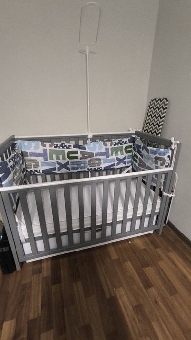 Продам дитяче ліжечко в повній комплектації