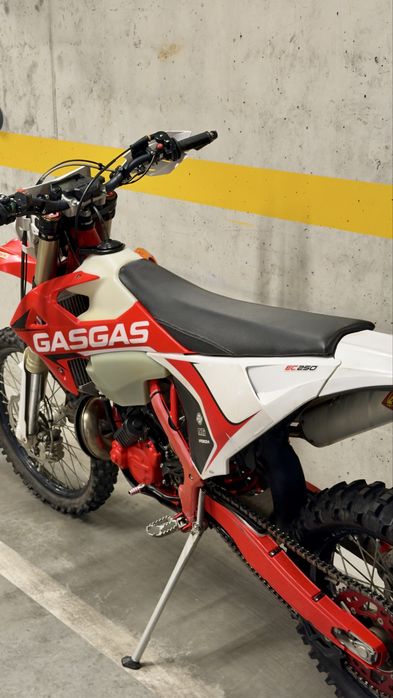 GasGas EC 250 2T – 2019 | 150h | Muitos extras
