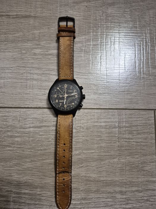Годинник Timex T2N700