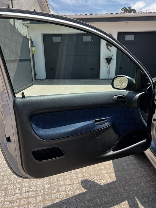 Peugeot 206 1.4 HDi 68cv Diesel – Muito Económico – 2004