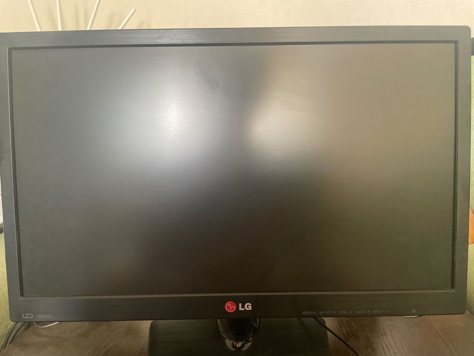 Монітор lg 19en33