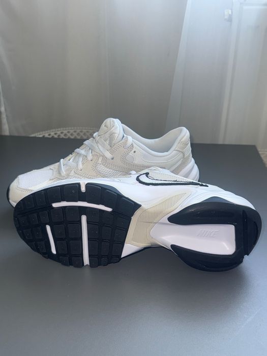 Жіночі кросівки NIKE W AL8