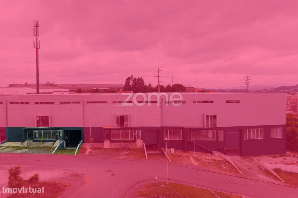 Pavilhão Industrial novo com 867 m² em Santo Tirso - B