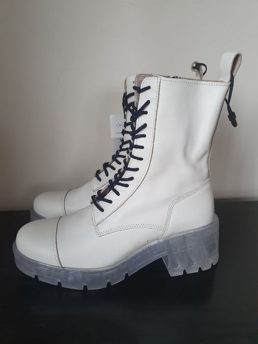Buty ze skóry z Zary