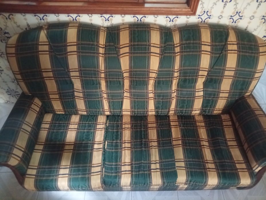 Conjunto sofá e poltrona