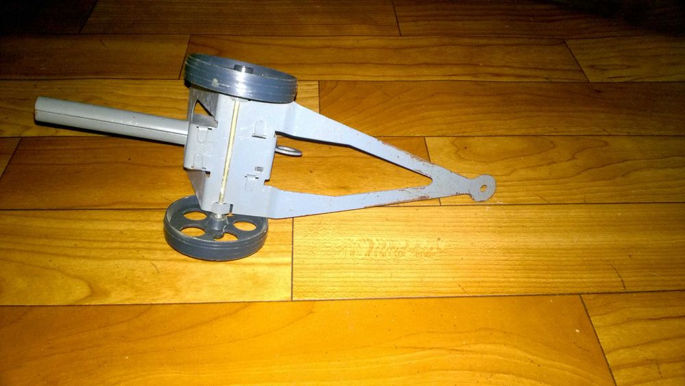 Игрушечная пушка