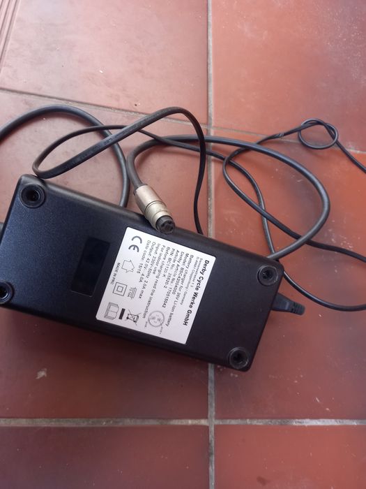 Ładowarka do roweru elektrycznego