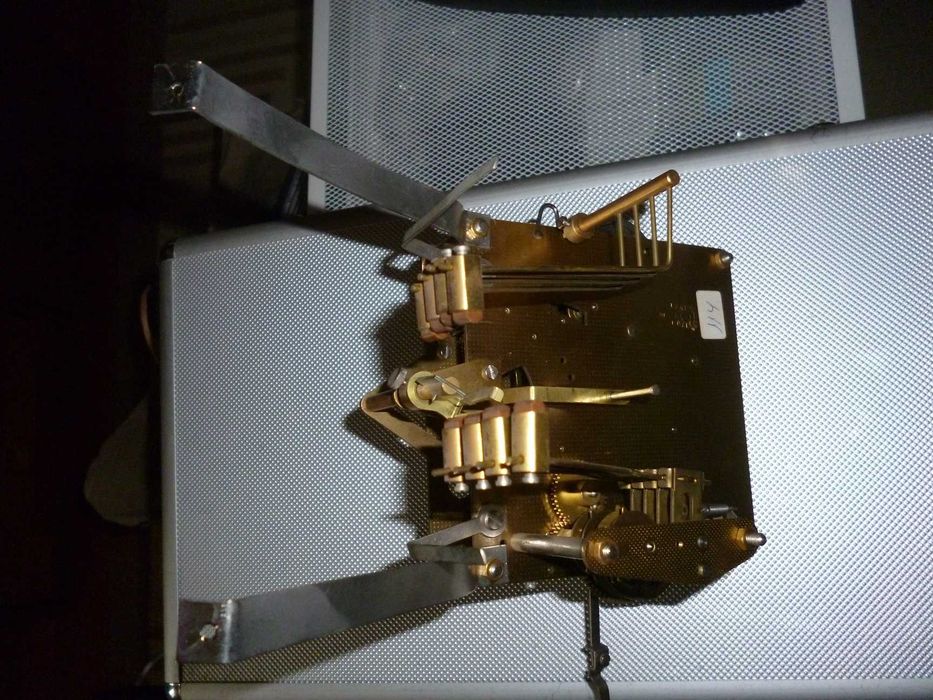 Máquina de relógio de parede para recuperação