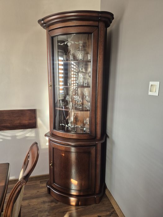 Narożna witryna Diana