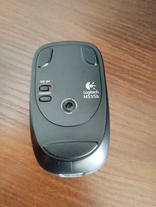 Мишка Logitech m555b