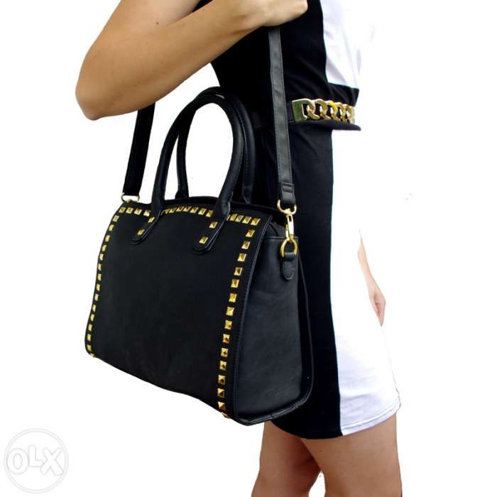 Czarna torebka ĆWIEKI A4 łódka POSZUKIWANA Blings